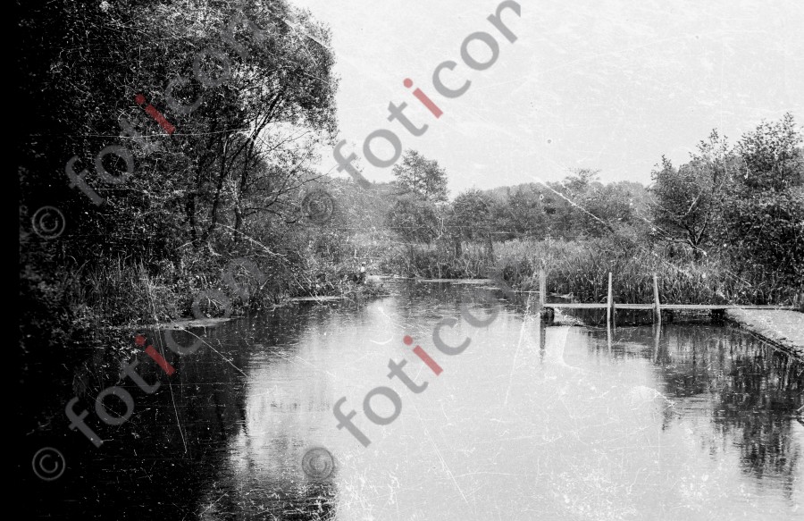 Gewässer mit Ufersteg | Waters with shore dock - Foto Harder-006_0085Bild001.jpg | foticon.de - Bilddatenbank für Motive aus Geschichte und Kultur
